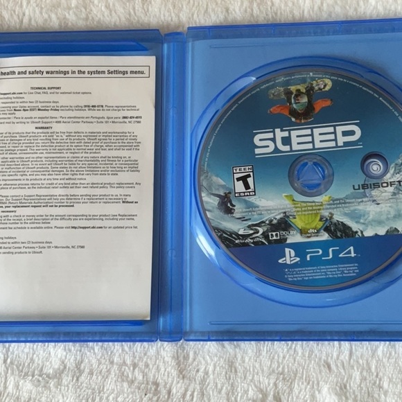 Sony PS4 Game in Blue Case - Picture 3 of 3